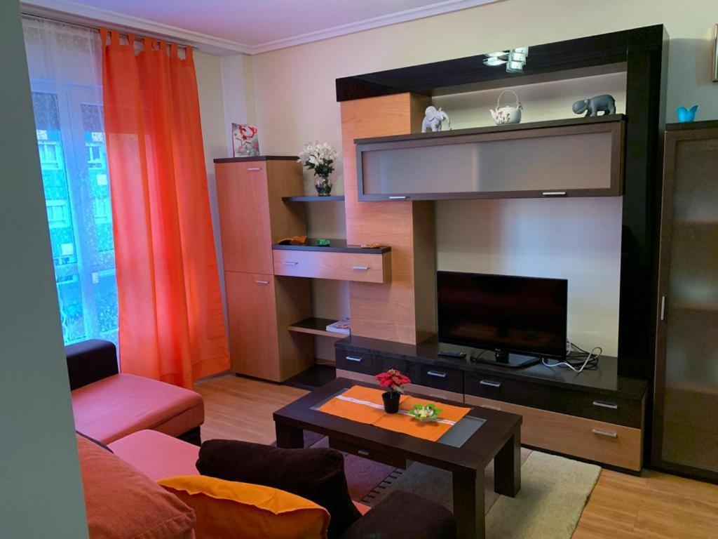 Apartamento Mota-2 Huca-Los Prados; Parking Y Wifi Gratis Oviedo Exterior photo